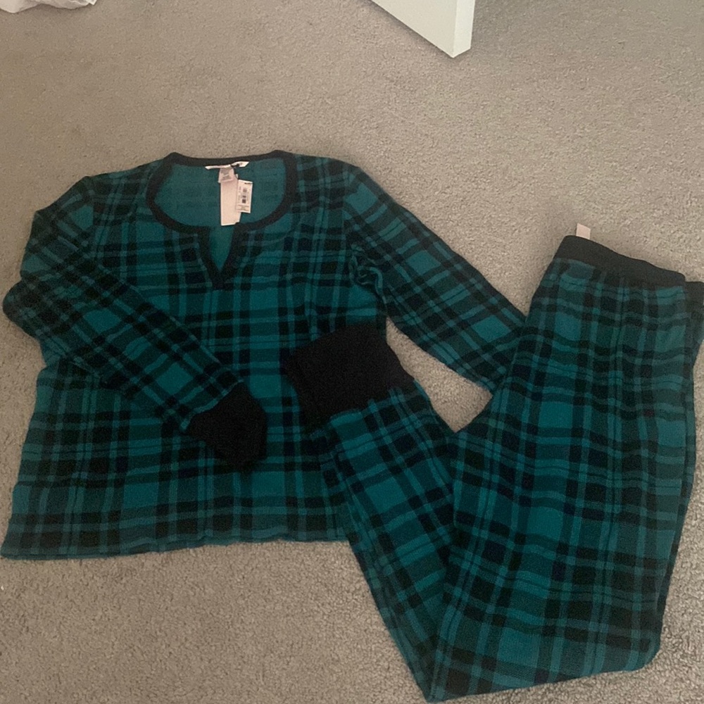 Victoria’s Secret Pajama Set. Long sleeve top and jogger pants. Never worn.